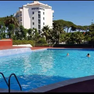 https://new-seaview-apartment-la-pineda-salou.top-hotels-tarragona.com